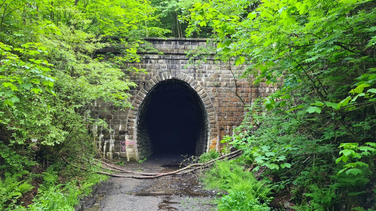 Tunel kolejowy w Kowarach